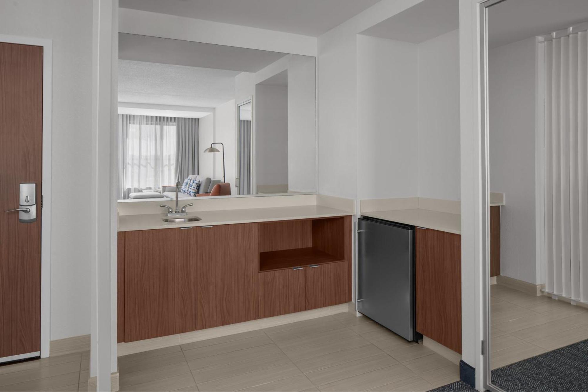 คอร์ตยาร์ด ชาร์ลสตัน ซัมเมอร์วิลล์ Hotel ภายนอก รูปภาพ
